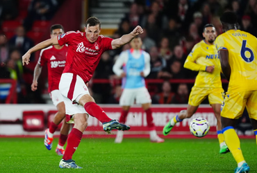 Nottingham Forest vs Crystal Palace (02:00 – 22/10)